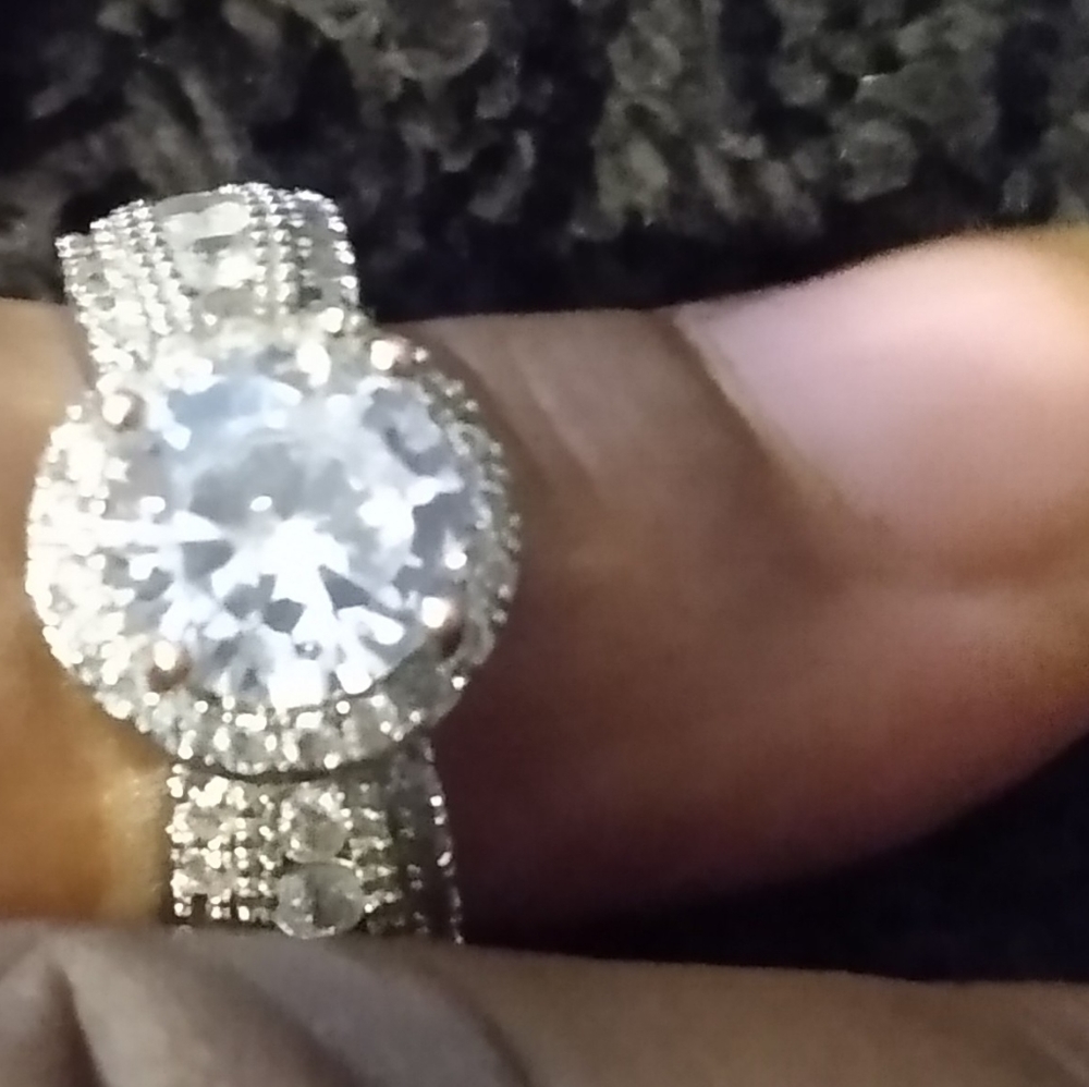 Ring - Picture 7 of 8
